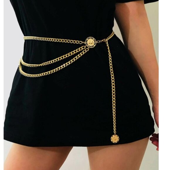 3 for $35 / Hollow Round Flower Decor Asymmetrical. - Picture 1 of 3